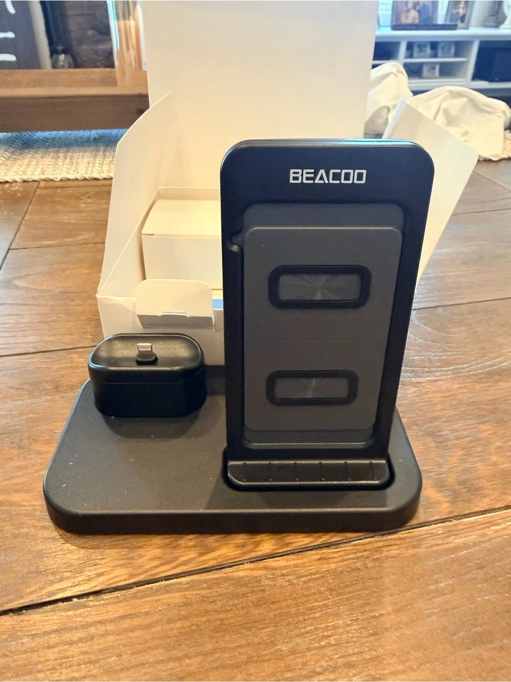 BEACOO 2-in-1 Wireless Charging Stand in Black